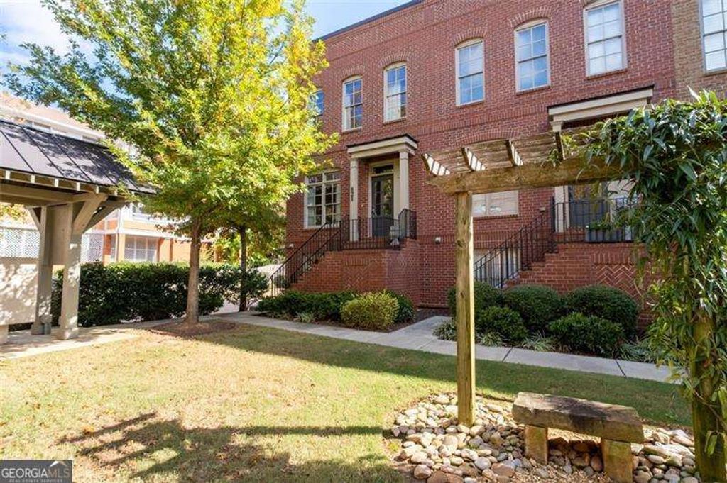 Photo of 821 Virginia Park Circle NE, Atlanta, GA 30306 (MLS # 10701339)