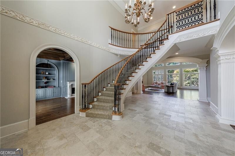 9390 Colonnade TRL