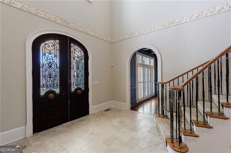 9390 Colonnade TRL
