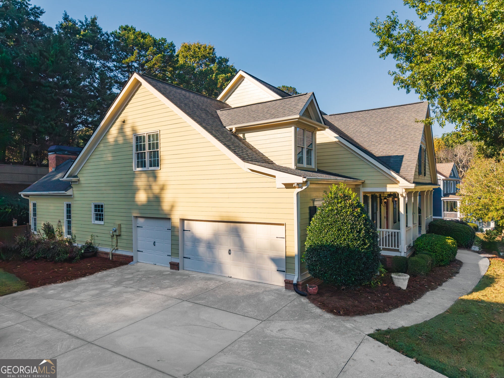 319 River Green AVE