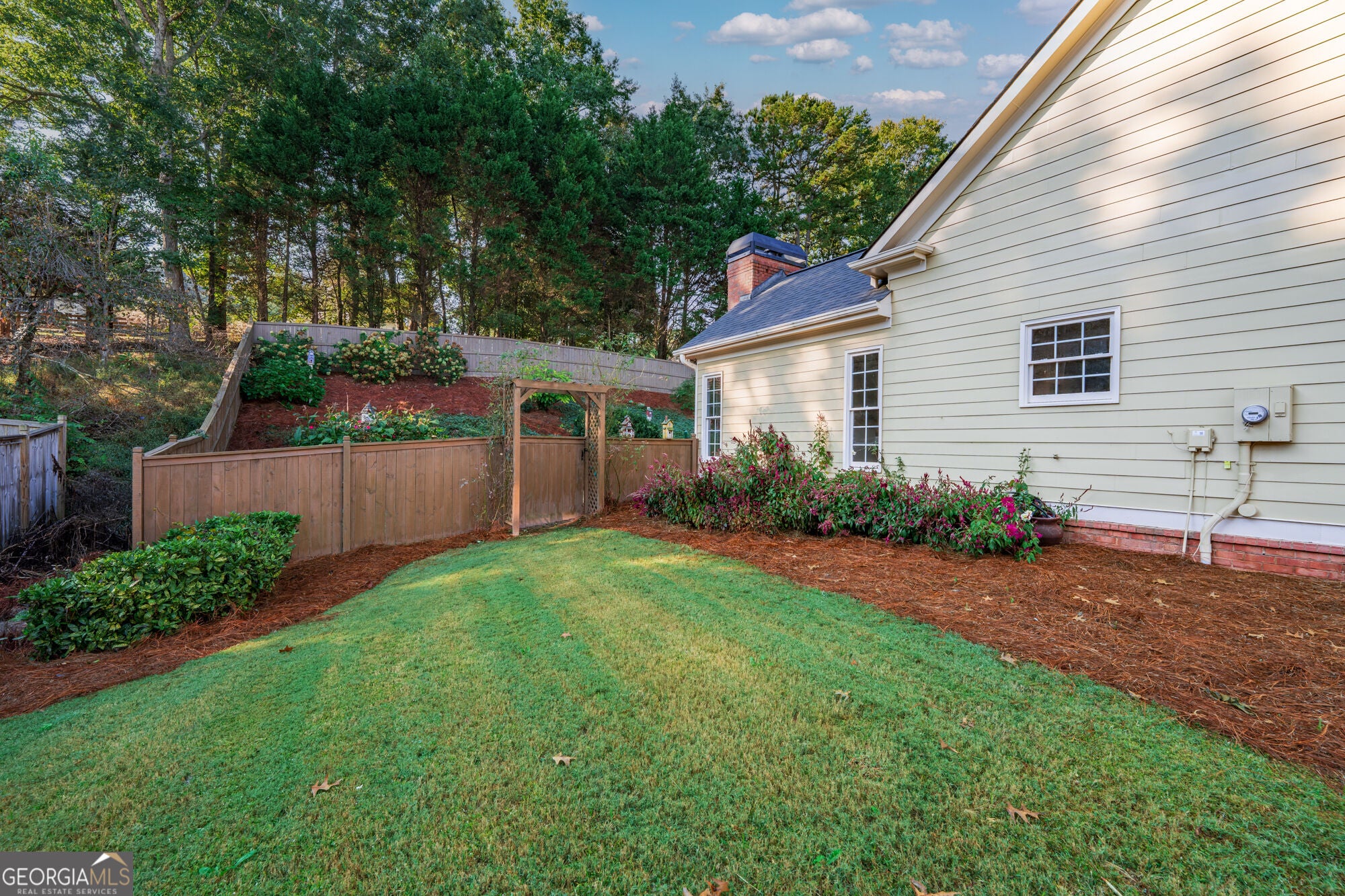 319 River Green AVE