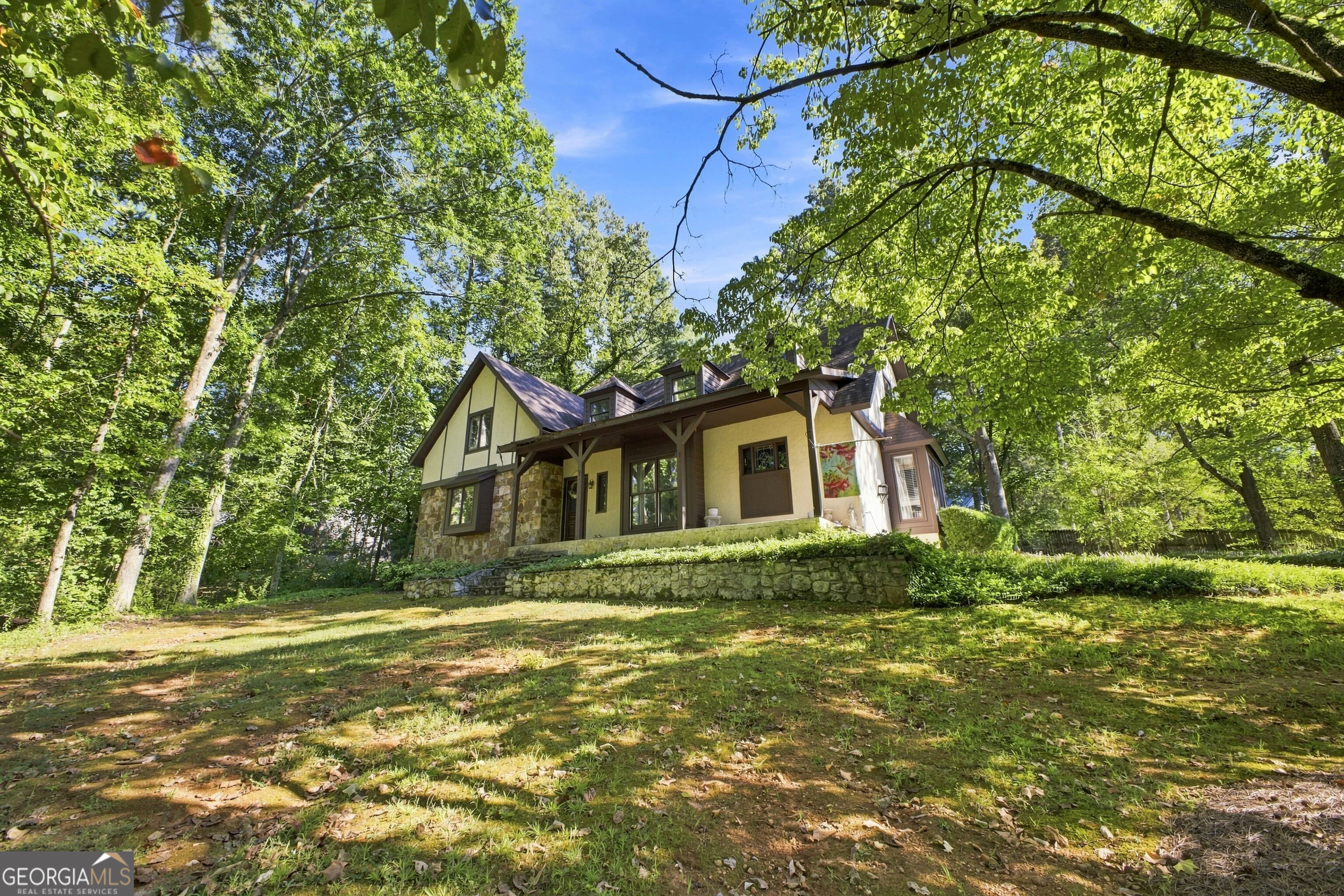 102 Valley Brook Drive SE