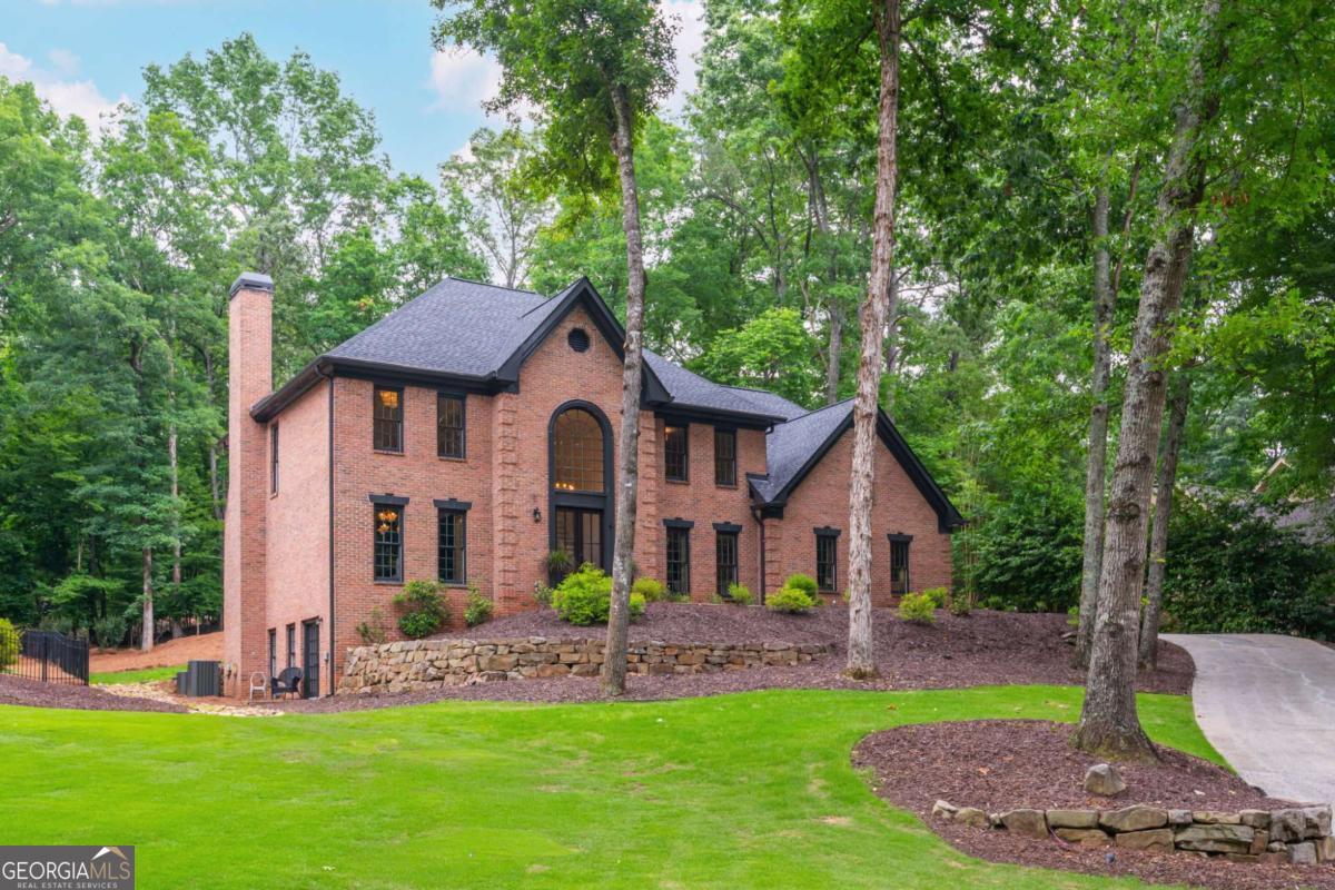 9460 Mistwater Close