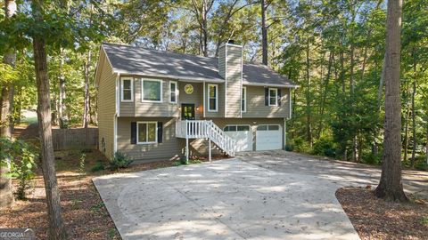 1528 Oakleaf DR Auburn GA 30011
