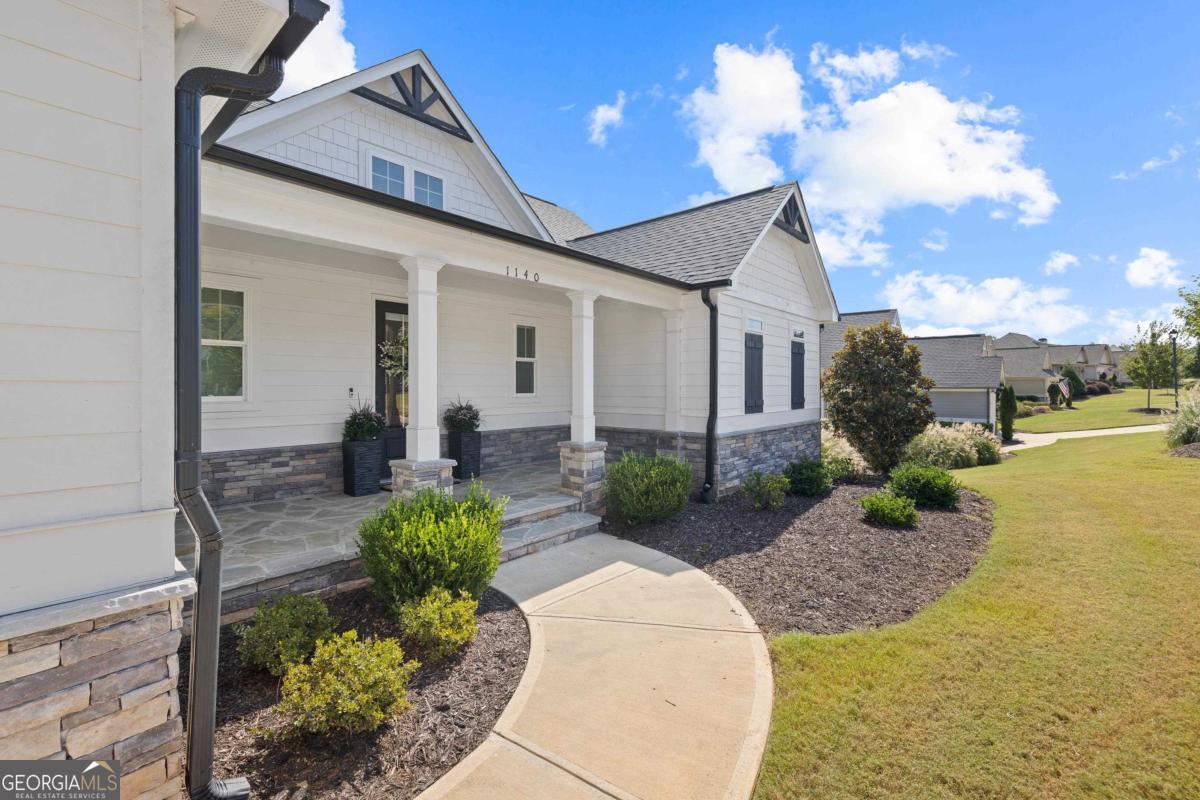 1140 Hidden Hills CIR