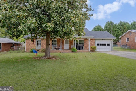 Photo of 411 Arrowhead Trail, Warner Robins, GA 31088 (MLS # 10840430)