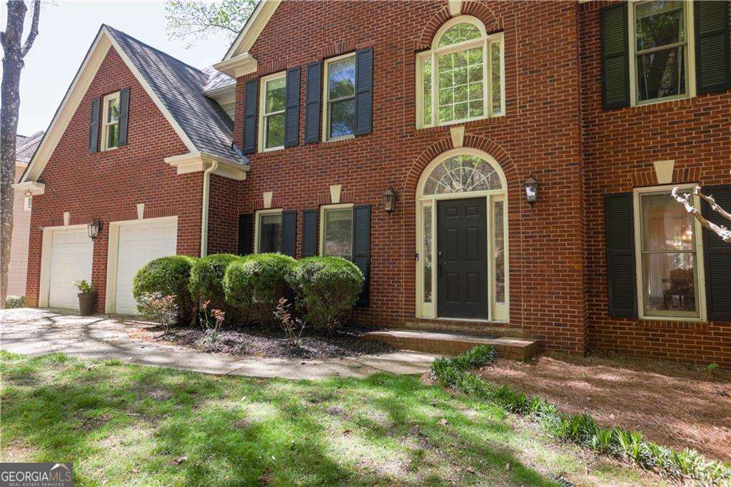 Charming retreat in the Johns Creek side of Alpharetta! Fully furnished, this beautifully-appointed house for rent offers modern comforts and convenience in a serene setting. With everything provided for you, all you need are your clothes and personal belongings to make this house a home. Adorned with an abundance of natural light, this house has new quartz countertops in the kitchen, new light fixtures throughout, built-in cabinets and floating shelves in the family room, and new flooring throughout. The five bedrooms with large closets offers plenty of room. And ... the basement offers additional space for everyone to enjoy, including a work-out room, a theatre, and space to entertain. This newly-updated house is in the coveted neighborhood of Highland Park. Complete with swim/tennis, a clubhouse, playground, and social activities, this neighborhood is in an ideal location to start the summer.