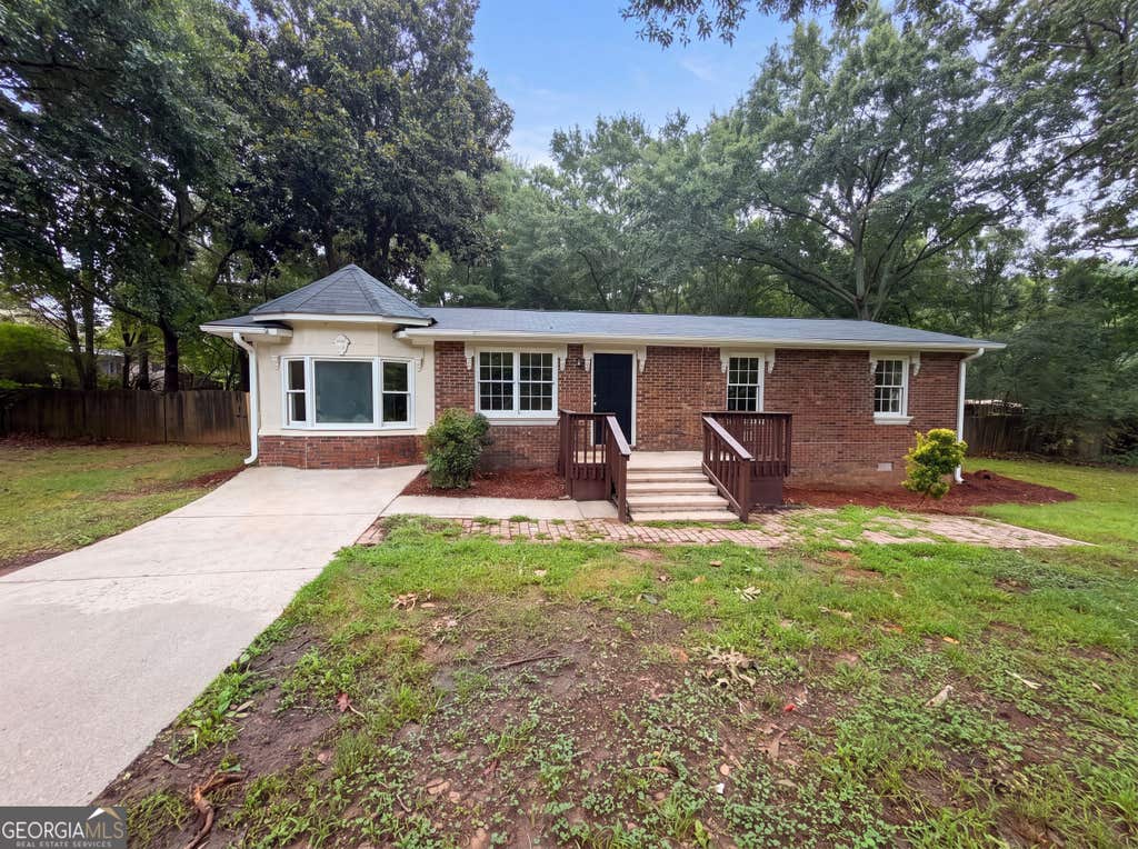 Photo of 500 Kilcrease Road, Auburn, GA 30011 (MLS # 10814407)