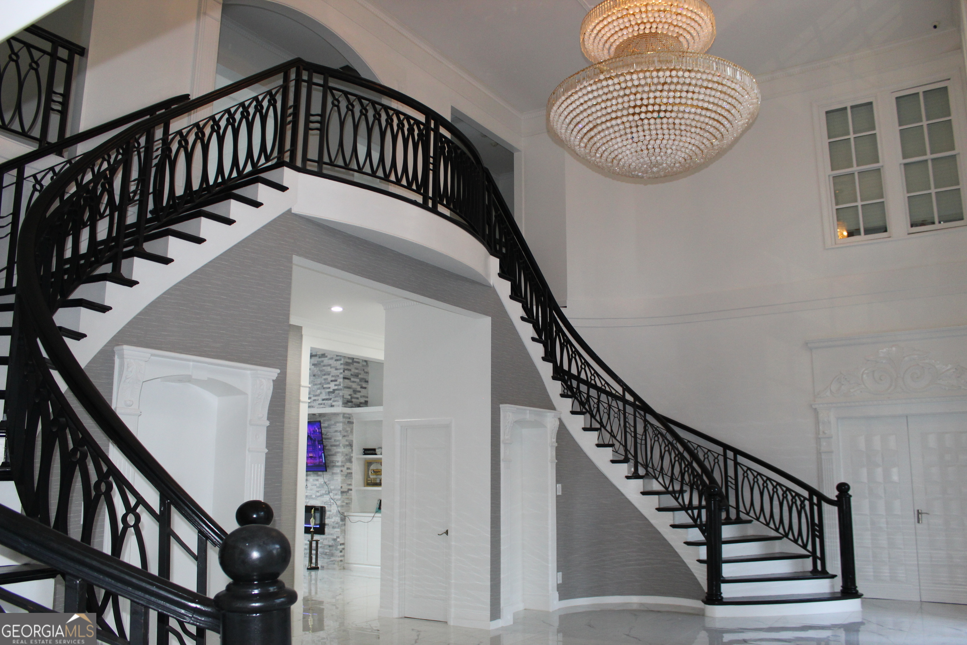 337 Lakeshore DR