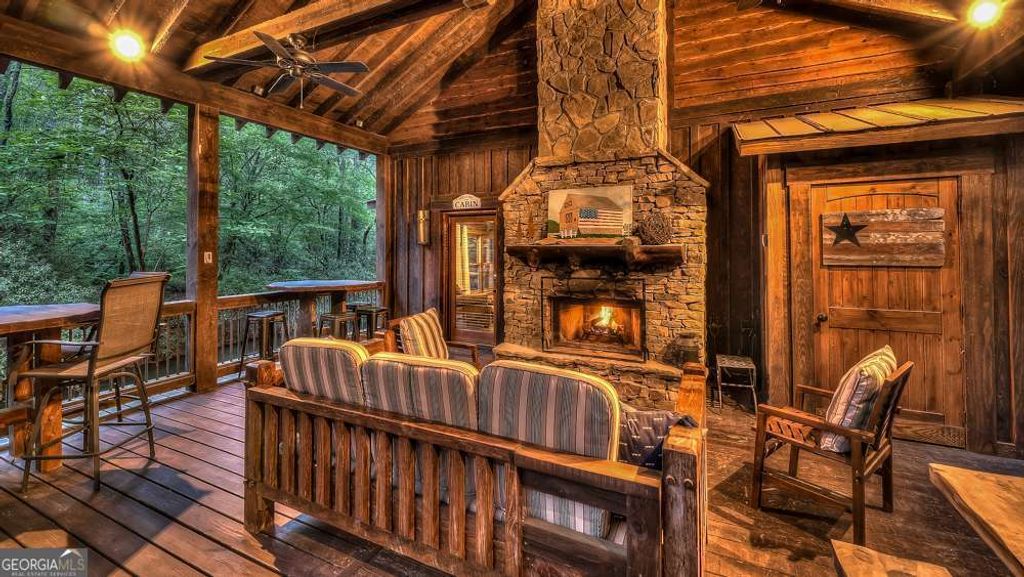 Photo of 315 Fightingtown Drive, Blue Ridge, GA 30513 (MLS # 10753317)