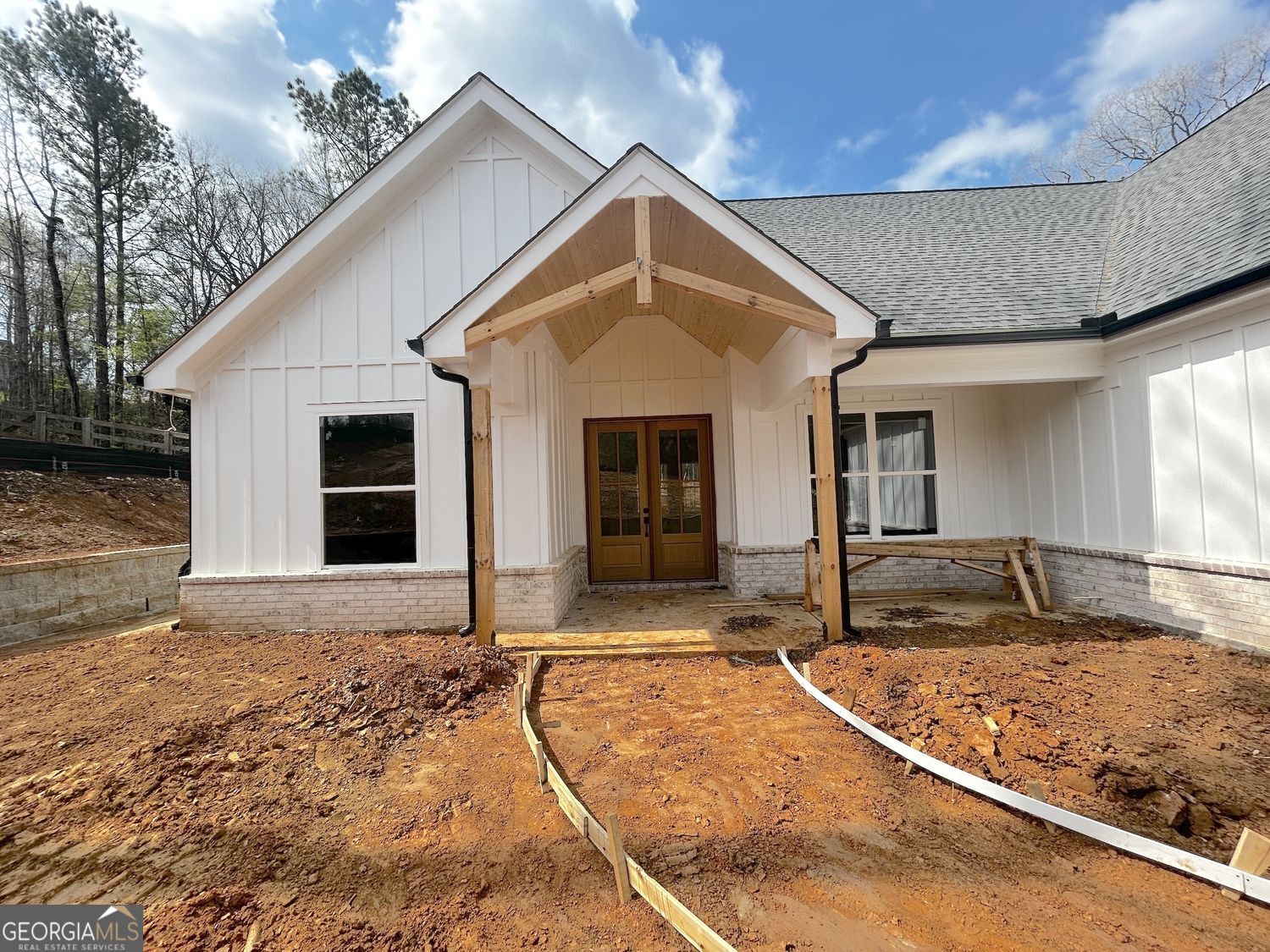 239 Principal Meridian DR