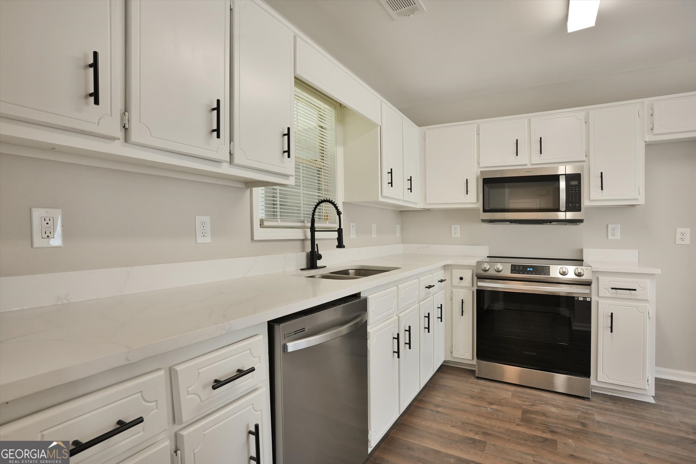 DUNCANS MILL - Residential
