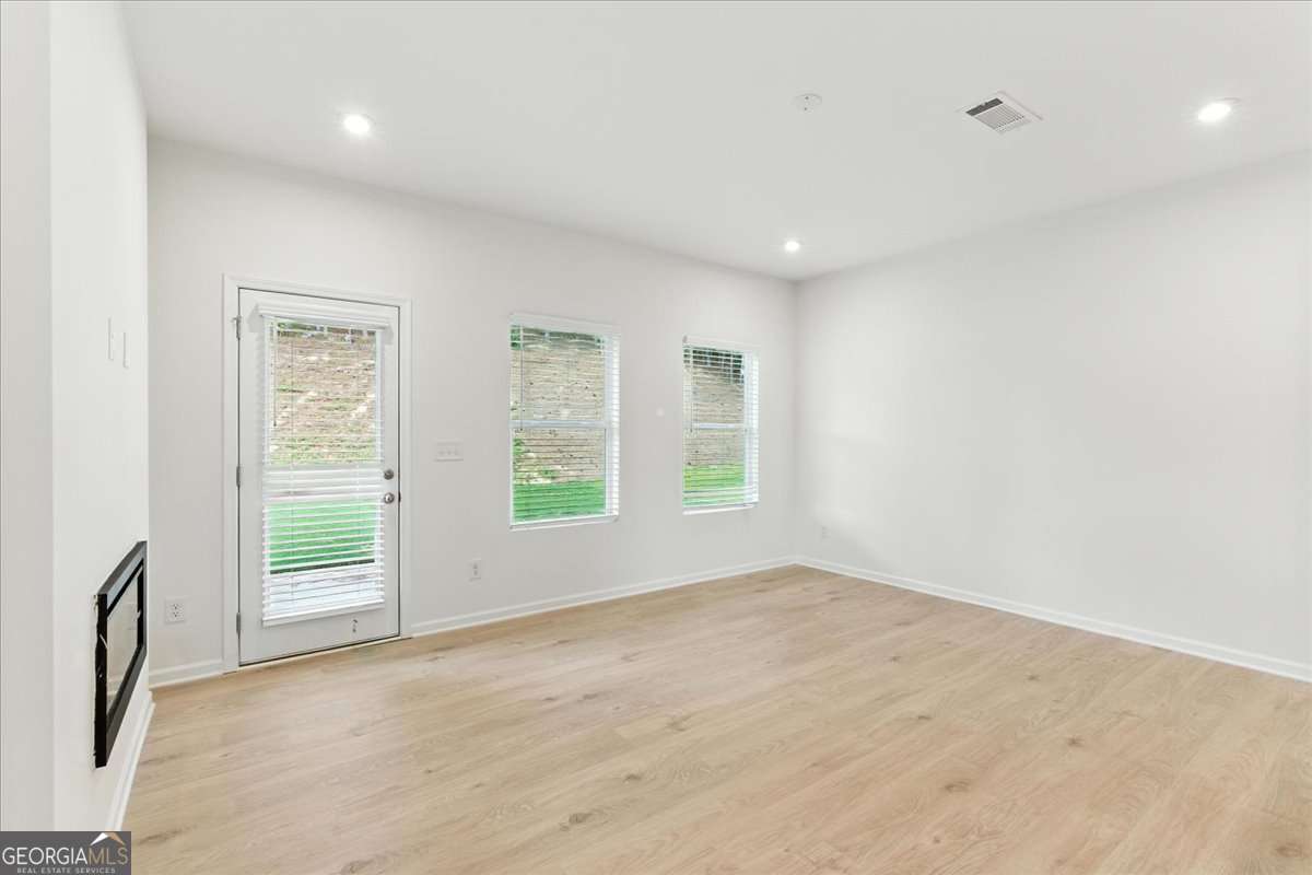 2693 Jordan LN