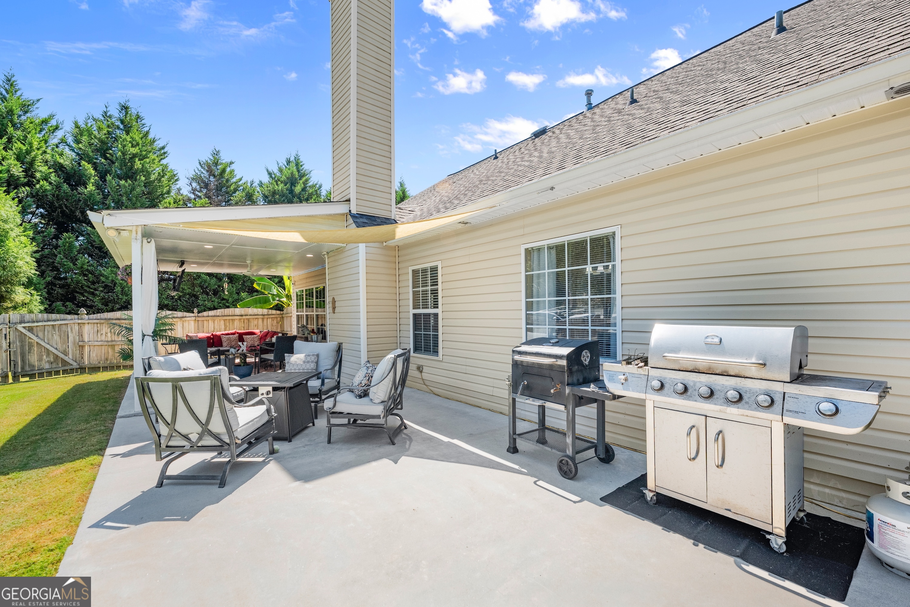 2462 Meadow Pond TRL