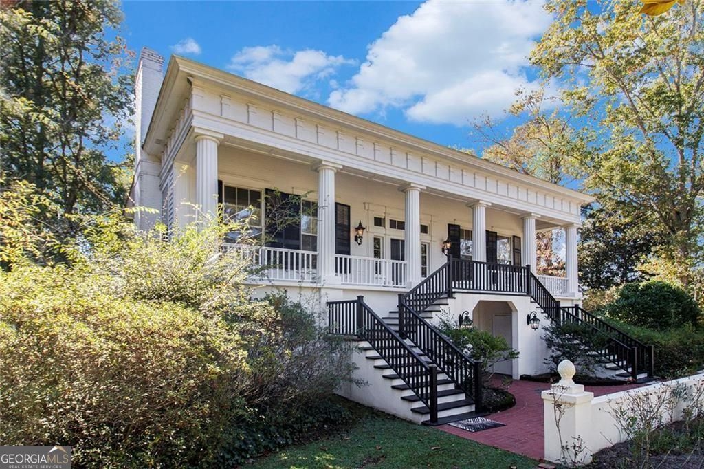 112 Hillcrest RD