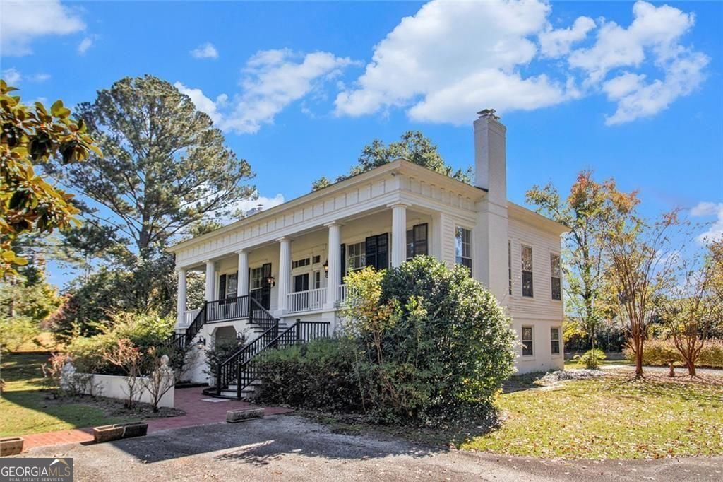 112 Hillcrest RD