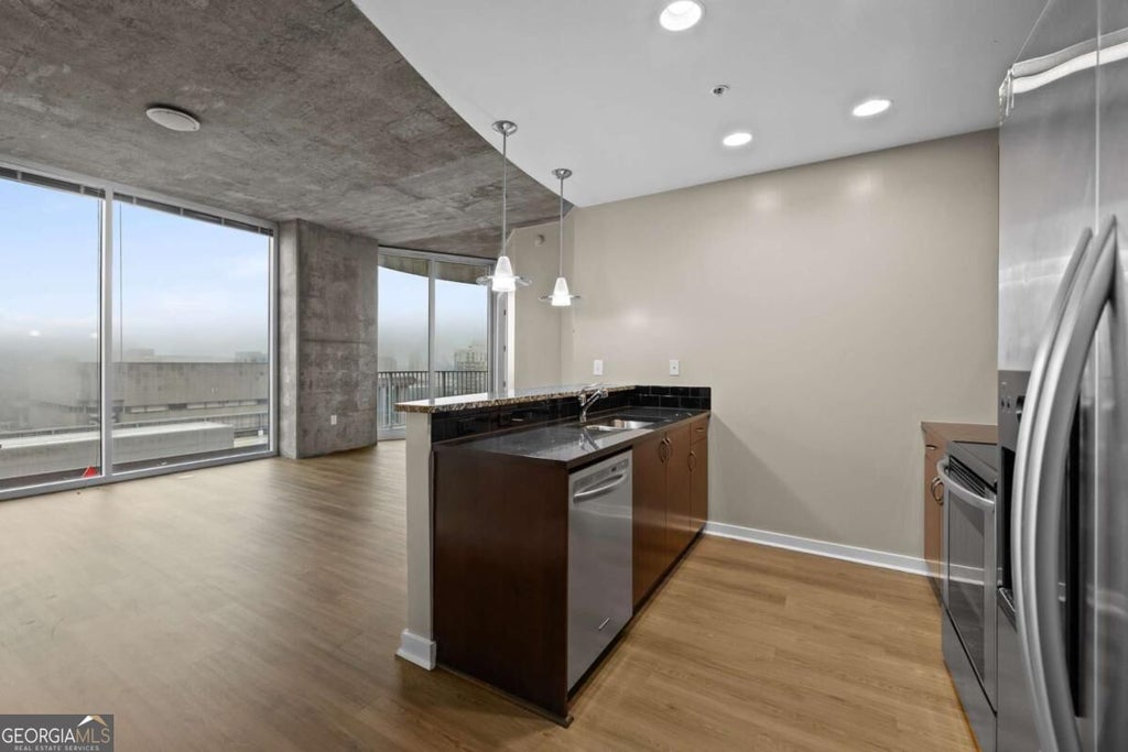 Photo of 400 W Peachtree Street NW #2206, Atlanta, GA 30308 (MLS # 10868986)