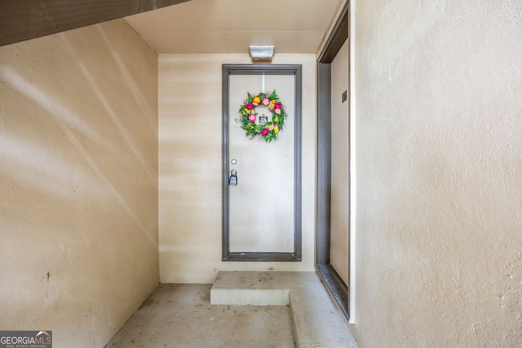 Photo of 346 Carpenter Drive #18, Atlanta, GA 30328 (MLS # 10782296)