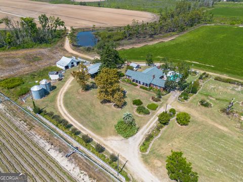 1671 Warren Carter RD Douglas GA 31533