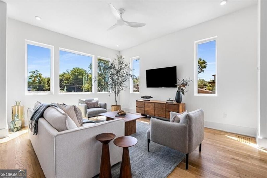 Photo of 404 Linden Avenue NE #18, Atlanta, GA 30308 (MLS # 10737893)