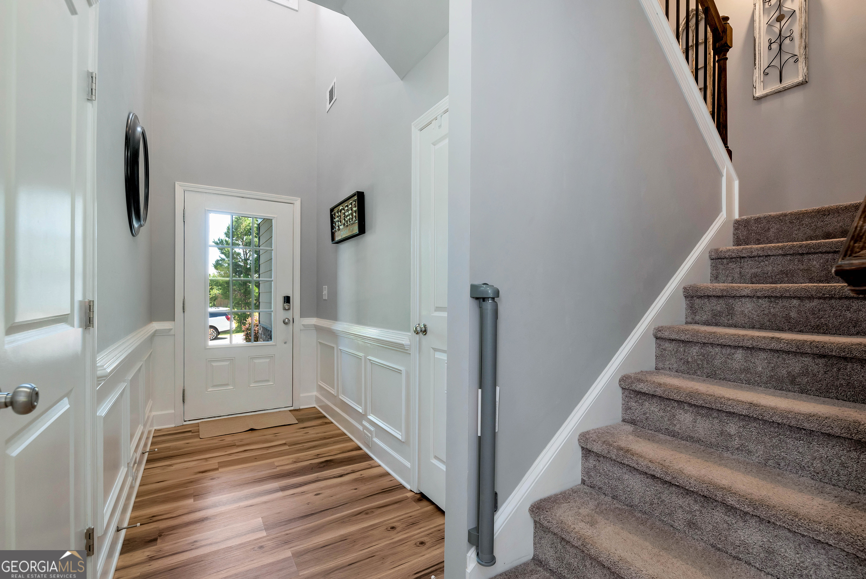 432 Huntington LN