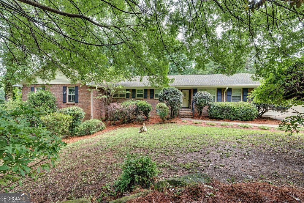 Photo of 250 Country Lane Road, Fayetteville, GA 30214 (MLS # 10774867)