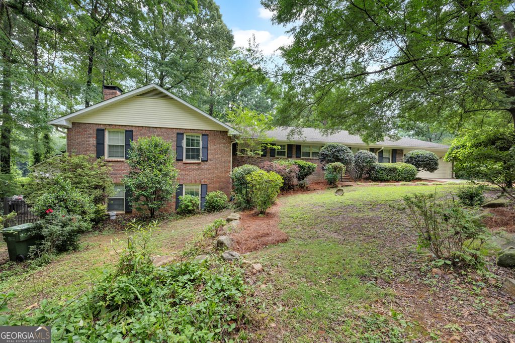 Photo of 250 Country Lane Road, Fayetteville, GA 30214 (MLS # 10774867)