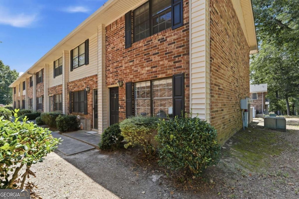 Photo of 1235 Riverside Drive #C-8, Gainesville, GA 30501 (MLS # 10842246)