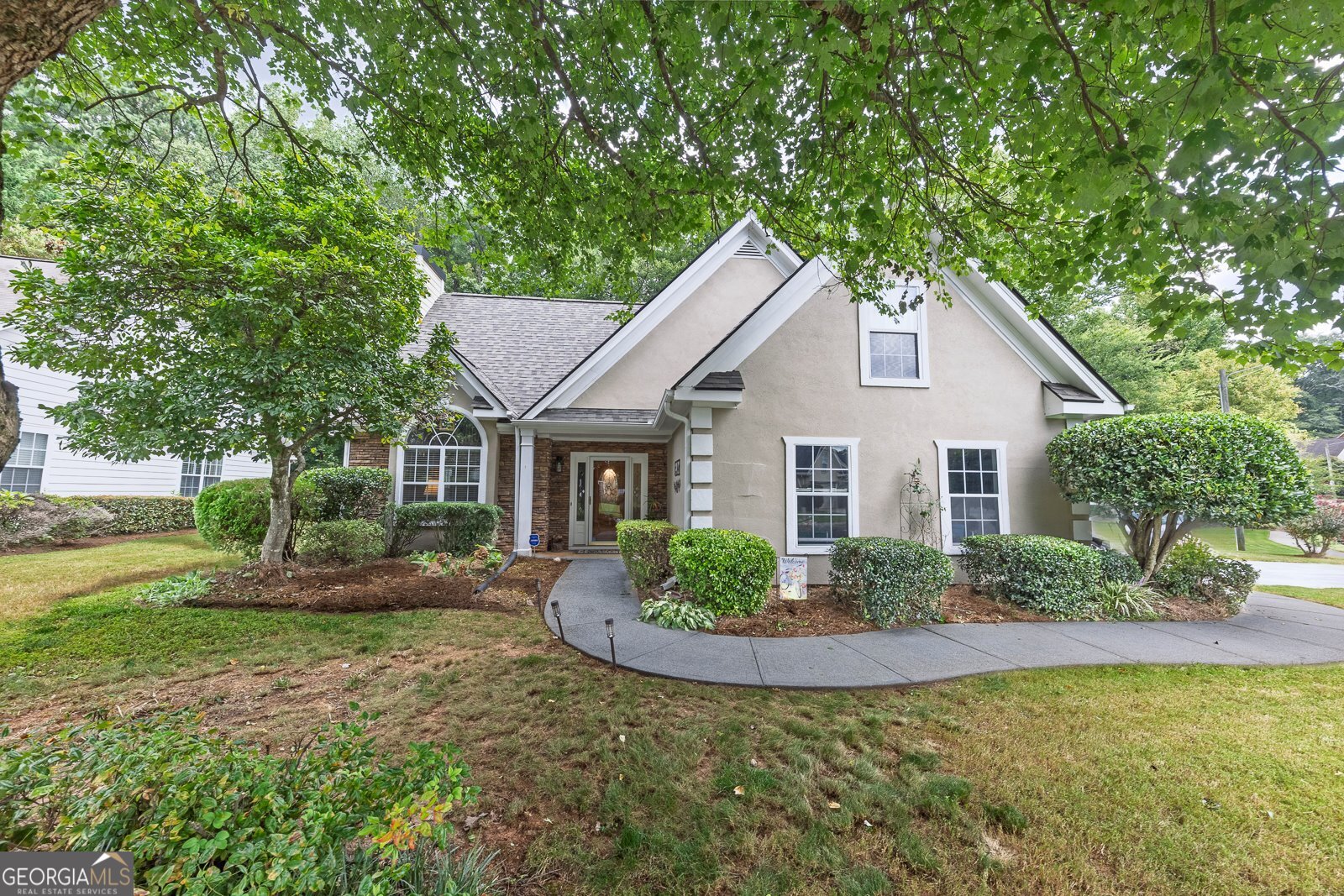 2301 Clipper LN