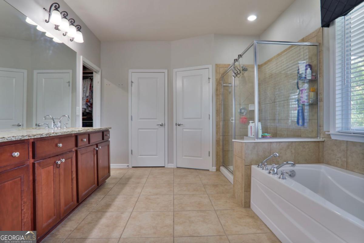 2248 Fort DR SE