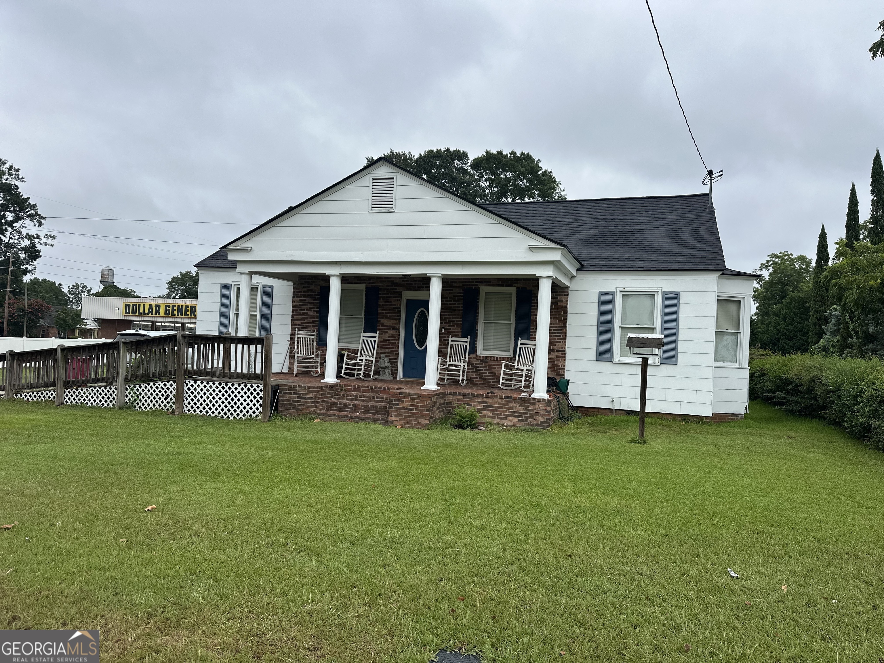 .59 Acres fronting Oak Street in Eastman Ga with B-1 Zoning. Bring your business! Located beside the Dollar General. 2598 Heated Sq Ft. Close proximity to schools & shopping.
