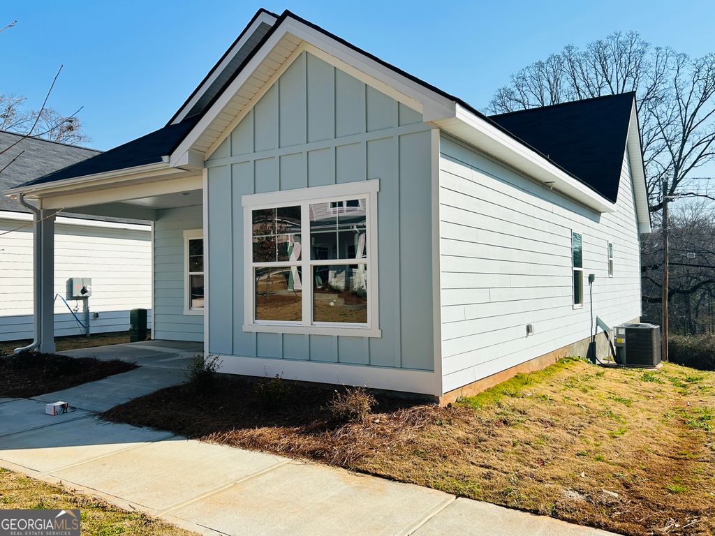 Photo of 9 Crown Street, Lagrange, GA 30240 (MLS # 10758804)
