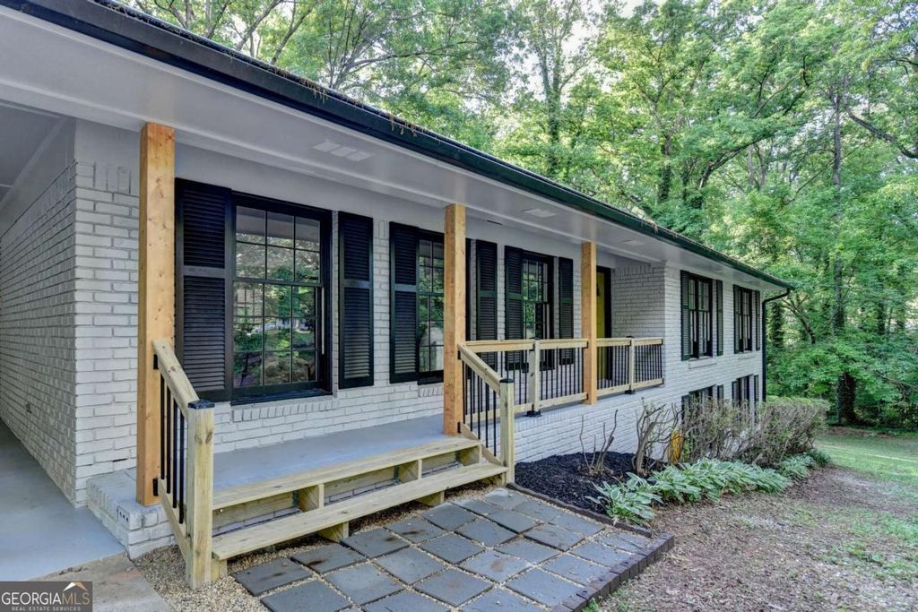 Photo of 1300 Lavista Drive SW, Mableton, GA 30126 (MLS # 10753086)