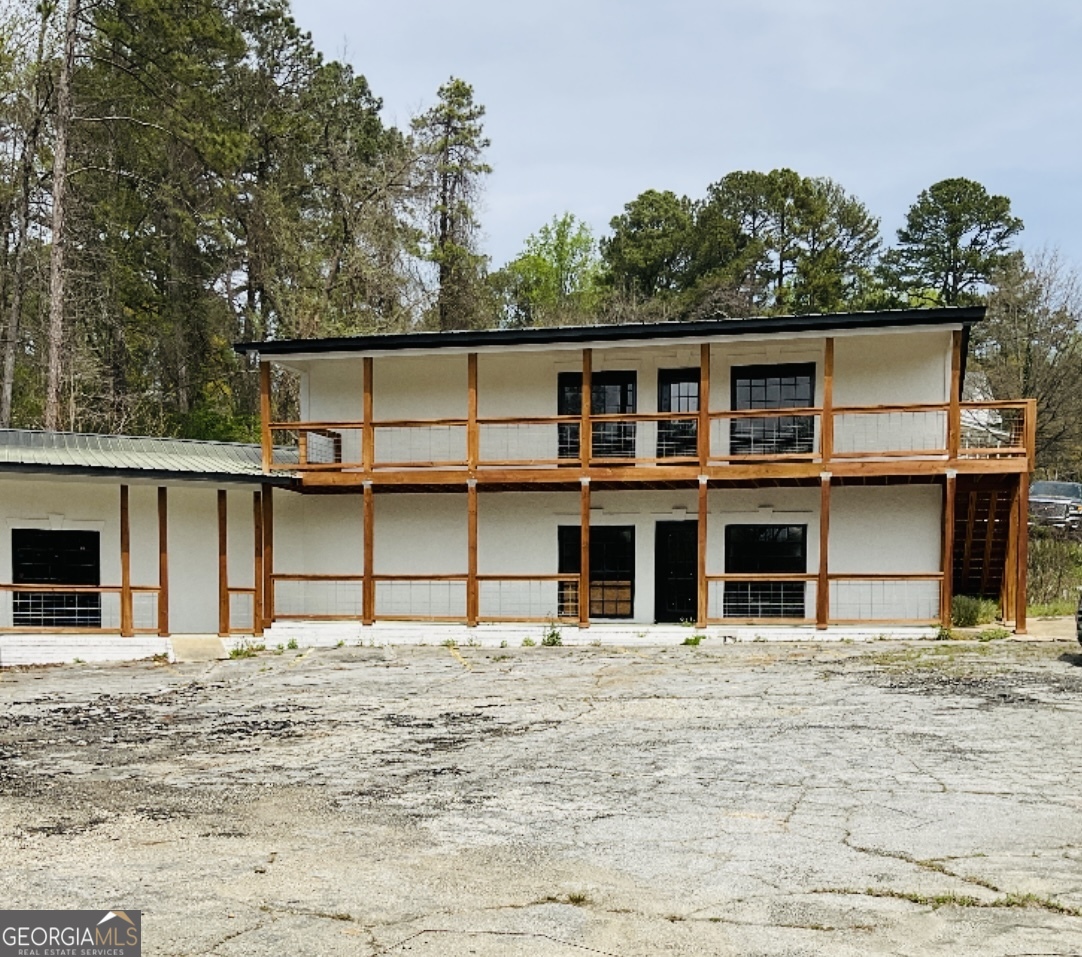 503 W Memorial DR