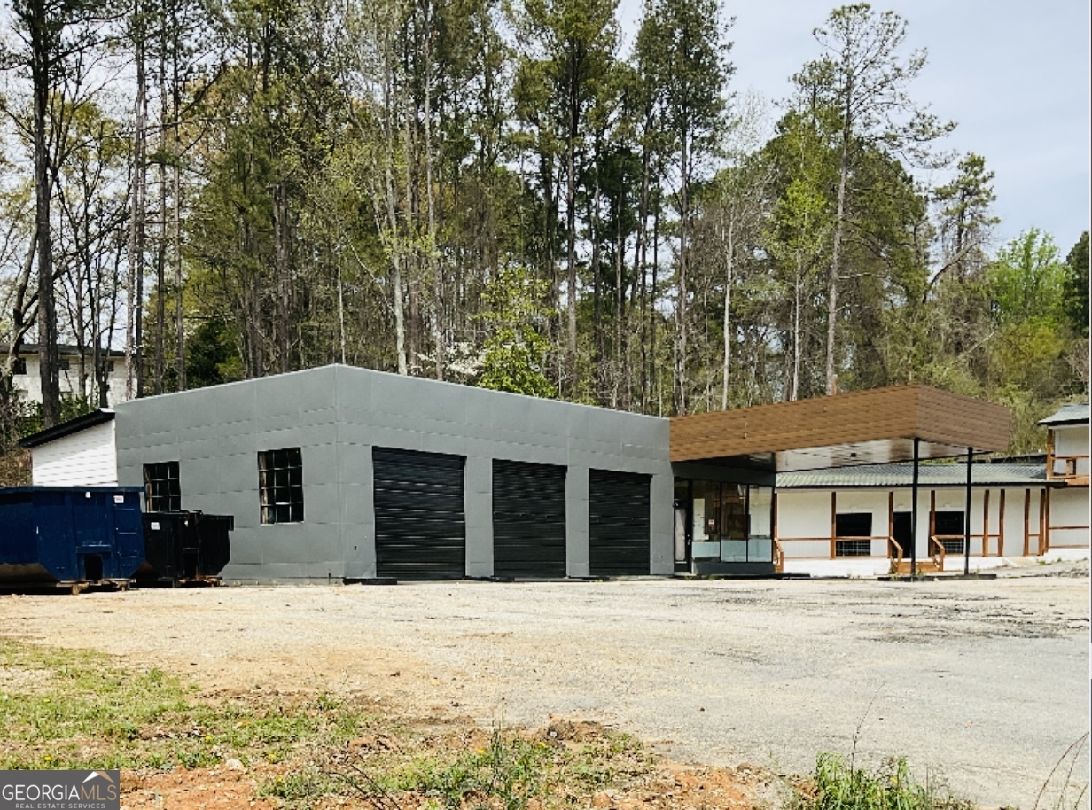 503 W Memorial DR