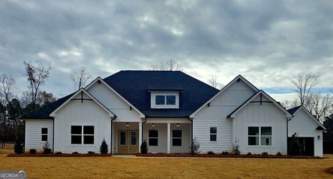 Photo of 162 Atlantica Drive #32, Newnan, GA 30263 (MLS # 10648372)