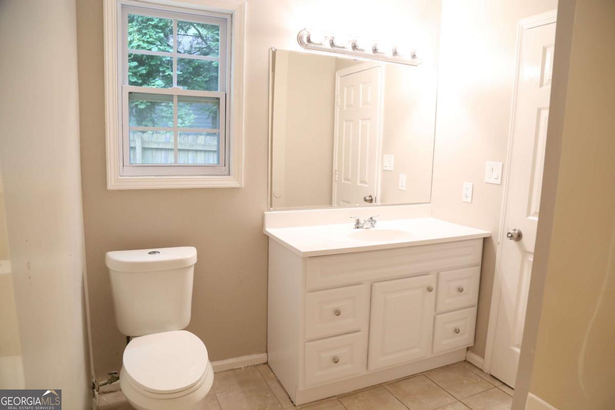 OLD FARM PLACE - Residential Lease