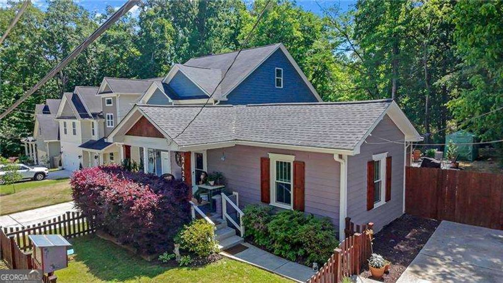Photo of 2428 Brantley Street NW, Atlanta, GA 30318 (MLS # 10760904)