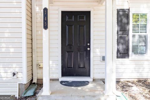Photo of 745 Crestwell Circle SW, Atlanta, GA 30331 (MLS # 10638532)