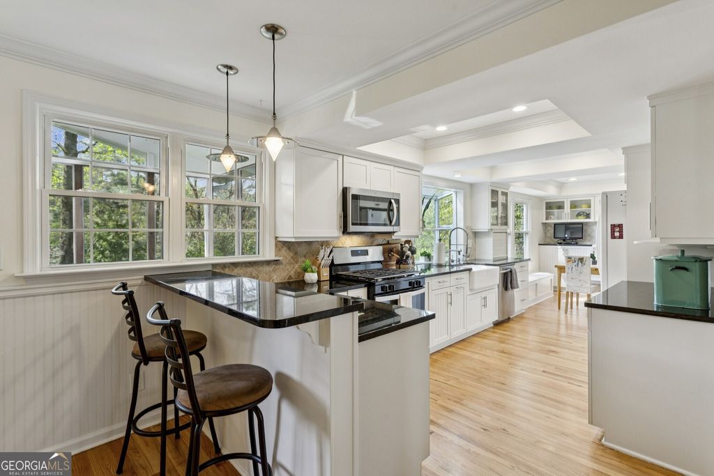 Photo of 1151 Roxboro Cove NE, Atlanta, GA 30324 (MLS # 10722418)