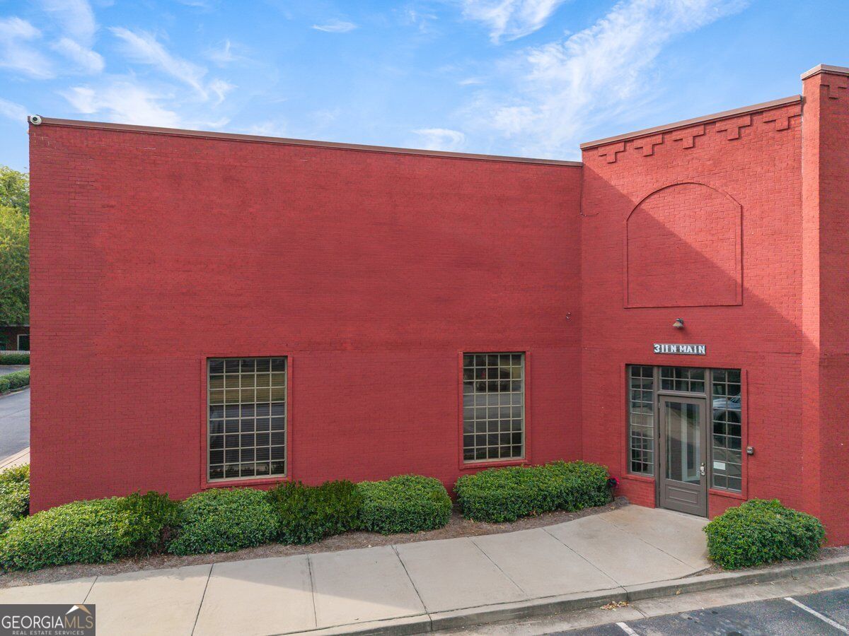 311 N Main St. A-100
