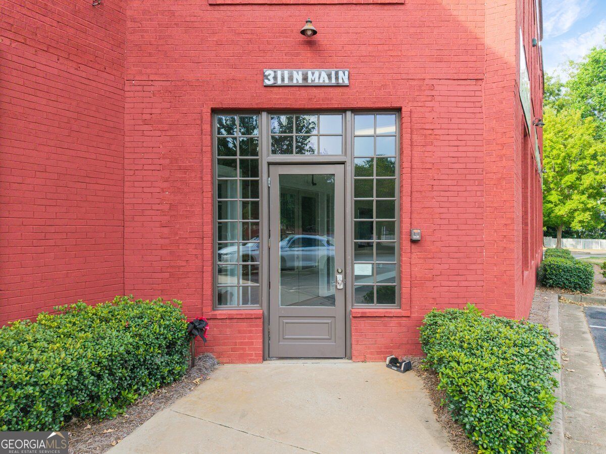 311 N Main St. A-100