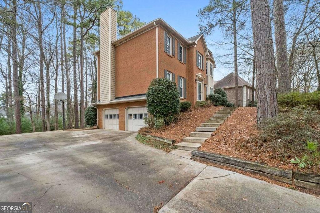 Photo of 1050 York Trace SW, Marietta, GA 30064 (MLS # 10656746)