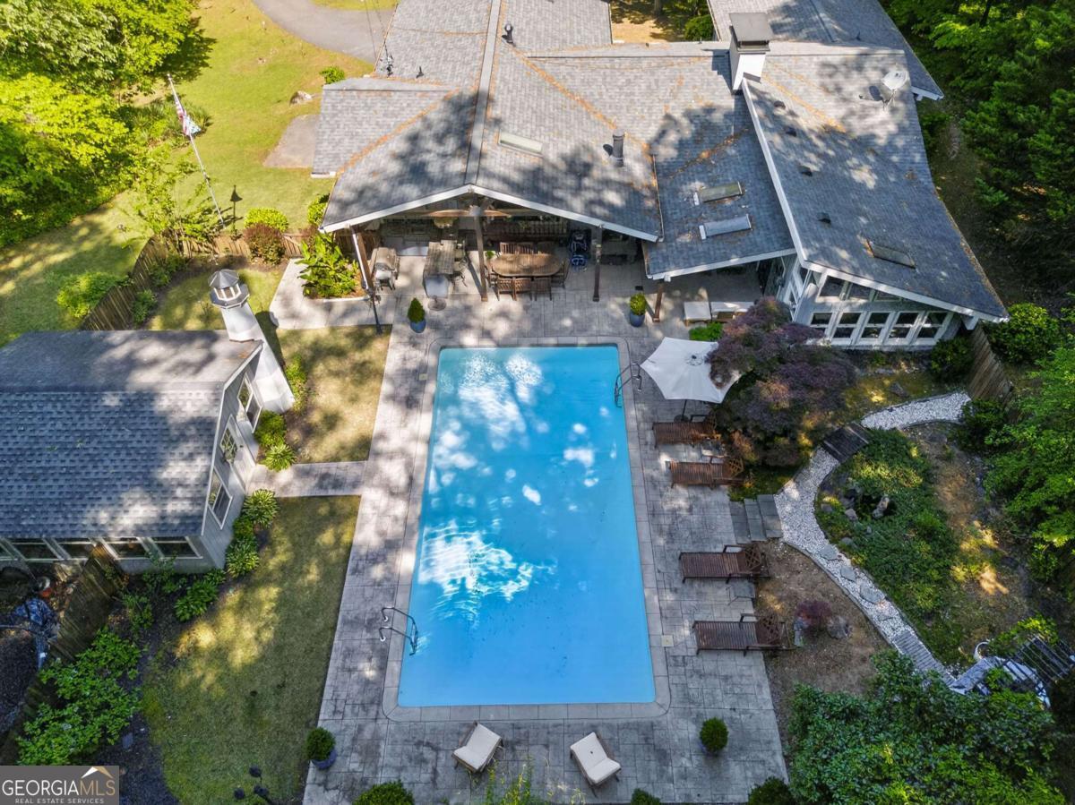 3565 Highland DR