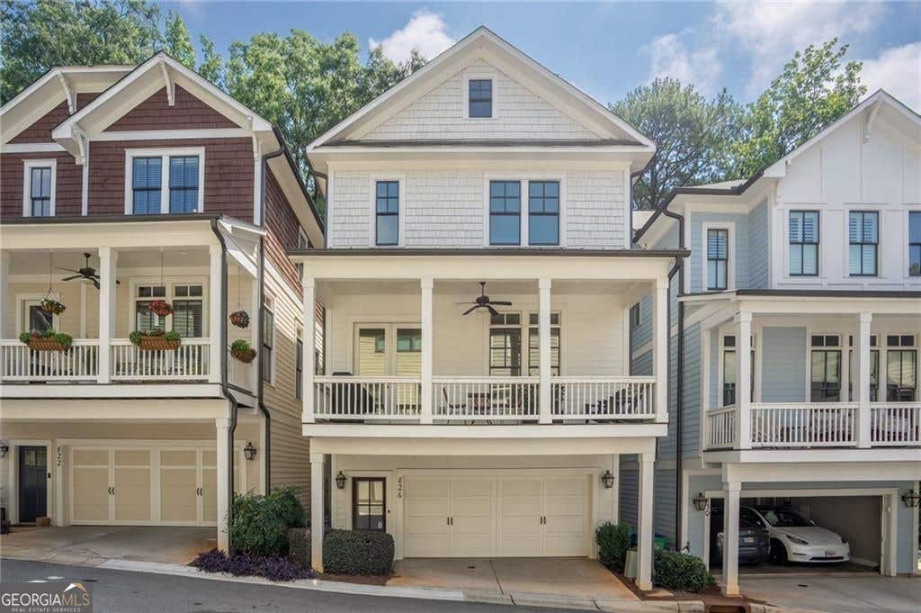 Photo of 826 Grove Bend, Decatur, GA 30030 (MLS # 10821325)