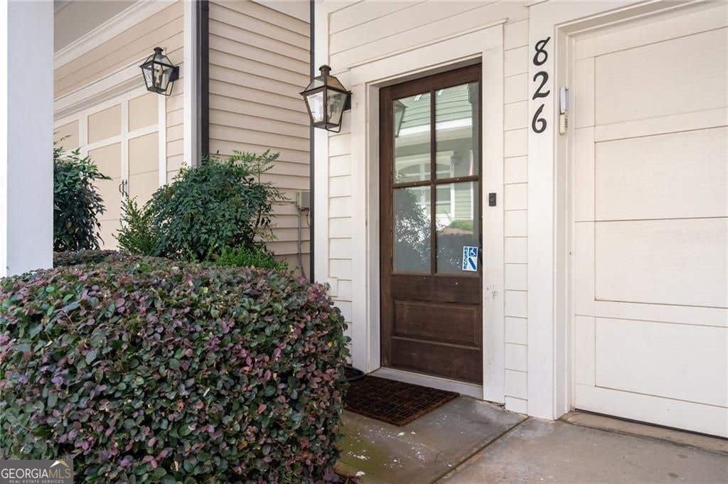 Photo of 826 Grove Bend, Decatur, GA 30030 (MLS # 10821325)