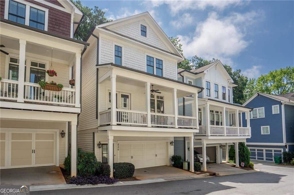 Photo of 826 Grove Bend, Decatur, GA 30030 (MLS # 10821325)
