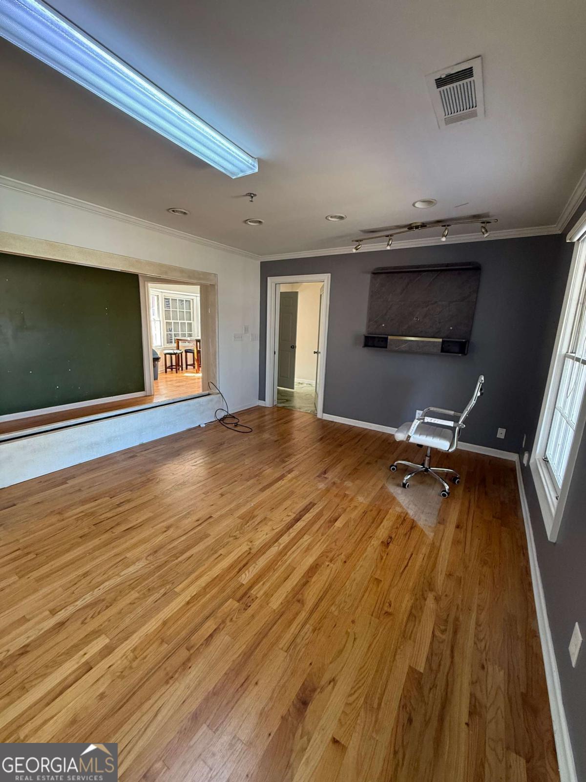 1001 Oak RD SW 1