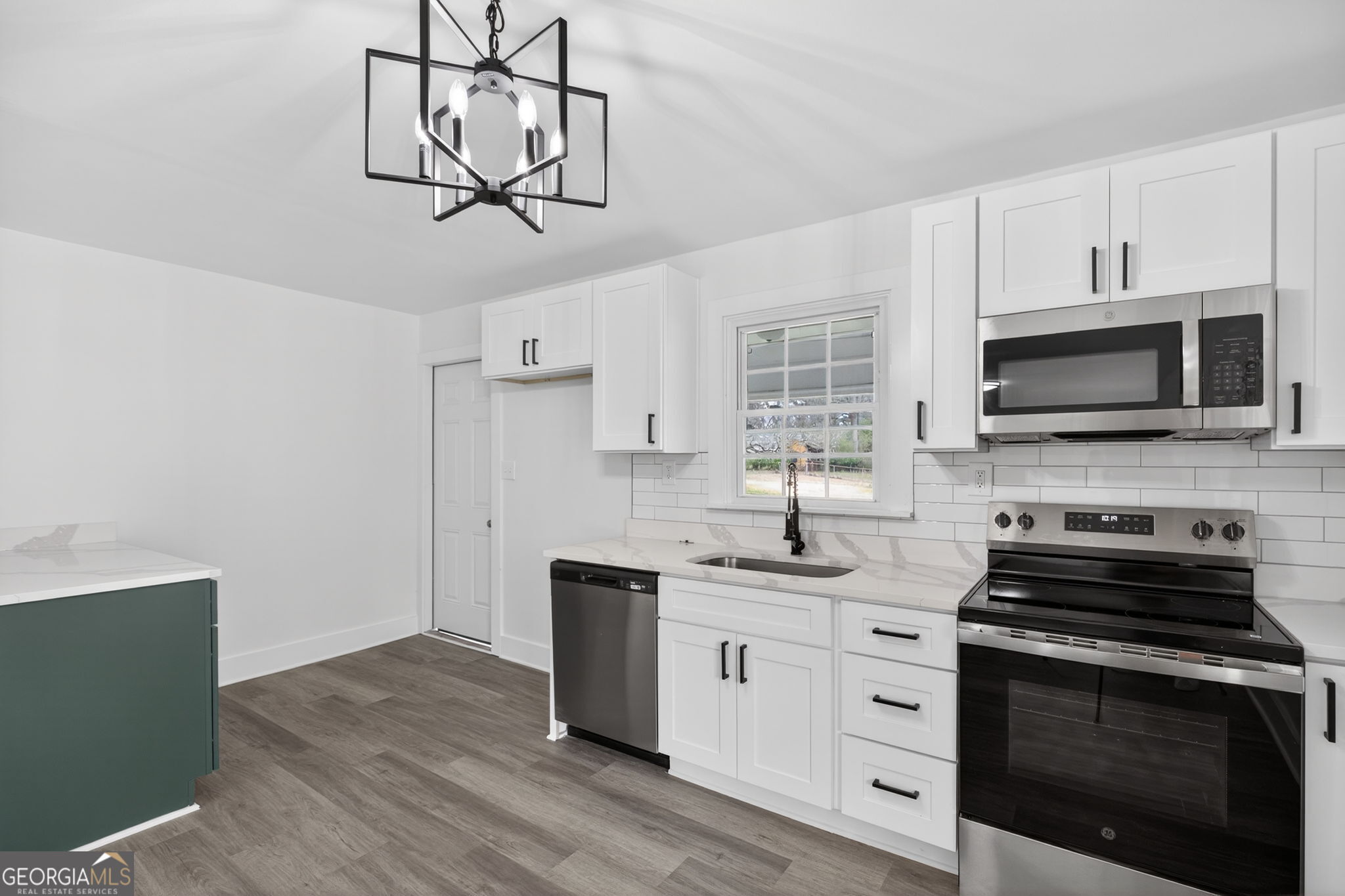 926 Green Valley RD SW