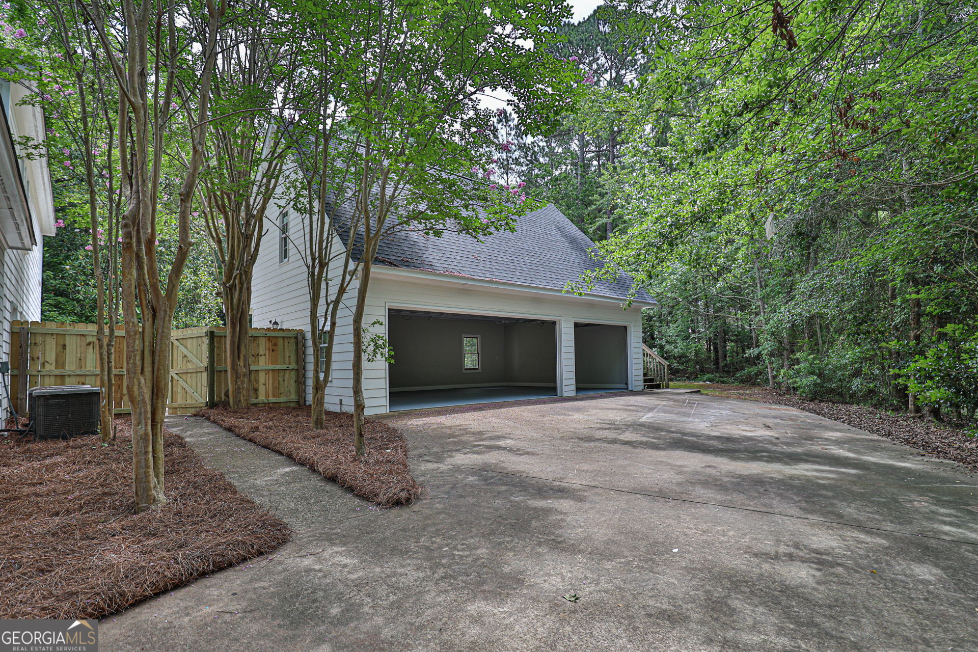 129 Sunny Point CIR